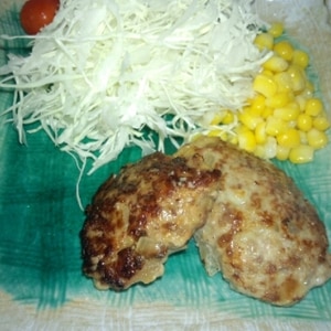 低カロリー☆鶏ミンチと豆腐でヘルシーハンバーグ